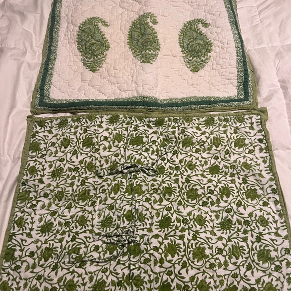 Pair of Pottery Barn Paisley Pillow Shams - Picture 1 of 5